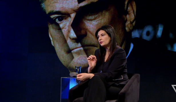 Jozefina Topalli: Vendi rrezikohet nga trazirat, shqiptarët nuk i durojnë më fytyrat e Ramës, Metës e Bashës Jozefina Topalli: Vendi rrezikohet nga trazirat, shqiptarët nuk i durojnë më fytyrat e Ramës, Metës e Bashës