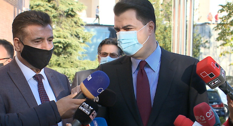 Kur katandisesh të të mbrojë Agim Bahtiri Kur katandisesh të të mbrojë Agim Bahtiri