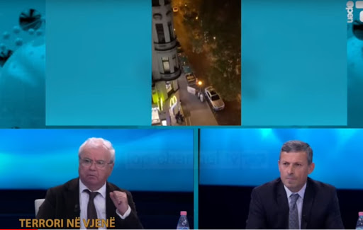 Sherr për t.errorin në Vjenë, degjeneron debati mes Ngjelës dhe njeriut të Bashës. Zekthi: Ti je sharlatan. Dil jashtë, islamofob. Avokati: Do të hedh në gjyq, do mbrosh islamin ti? Sherr për t.errorin në Vjenë, degjeneron debati mes Ngjelës dhe njeriut të Bashës. Zekthi: Ti je sharlatan. Dil jashtë, islamofob. Avokati: Do të hedh në gjyq, do mbrosh islamin ti?