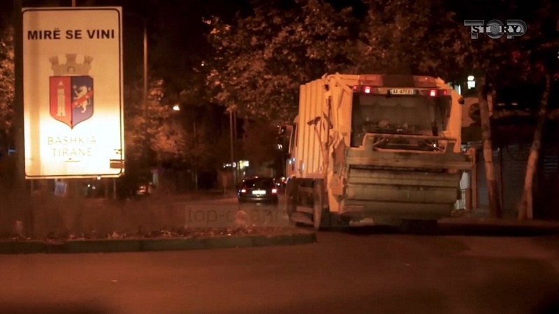 Interesat e plehrave, bëjnë bashkë Xhelal Mziun me deputetin socialist Interesat e plehrave, bëjnë bashkë Xhelal Mziun me deputetin socialist