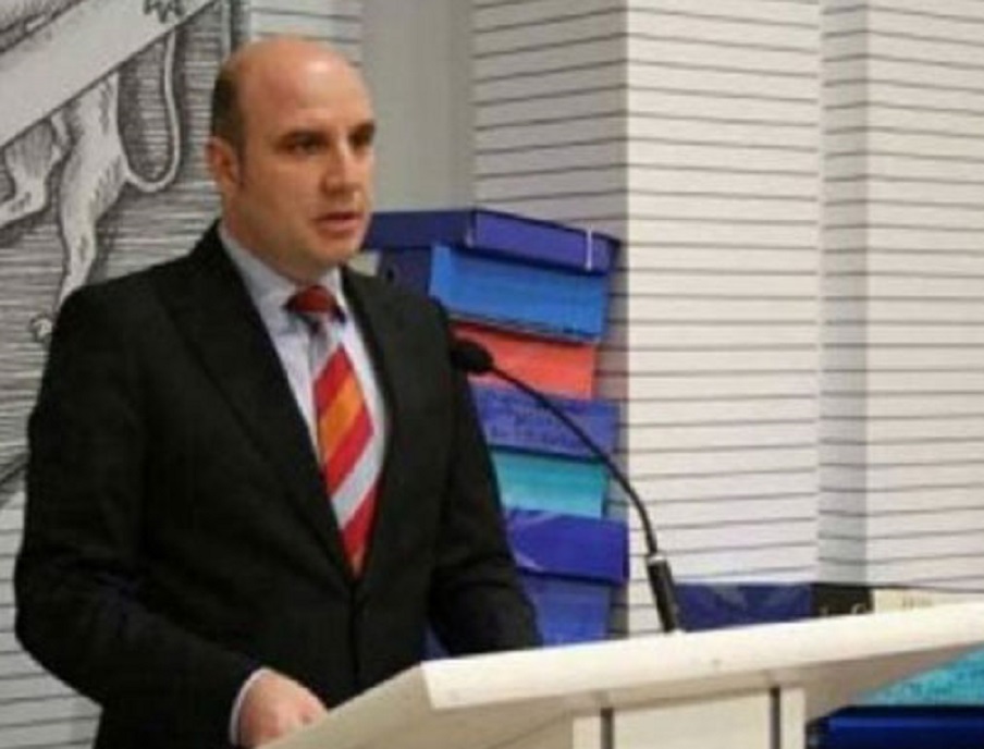 Tan Agolli i FSHZH kërdinë me tenderat e rrugëve! Ja miliardat që u jepen me “mik” kompanive të ndërtimit Tan Agolli i FSHZH kërdinë me tenderat e rrugëve! Ja miliardat që u jepen me “mik” kompanive të ndërtimit