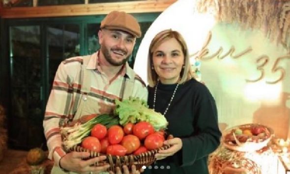 Monikës domatet e Uka Farm i duken si “domatet” e Kallakut! Sulmon Ramën për gjobën: Qëndrova vetëm një orë! Merru me viktimat e morgut jo me domatet e Besit Monikës domatet e Uka Farm i duken si “domatet” e Kallakut! Sulmon Ramën për gjobën: Qëndrova vetëm një orë! Merru me viktimat e morgut jo me domatet e Besit