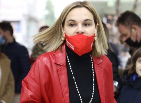 Kryemadhi tregon ditën e madhe: Iliri u lumturua shumë kur më pa me maskë, më dërgoi direkt foto. S’më ka uruar akoma që fitova garën për të qenë kryetare e LSI-së Kryemadhi tregon ditën e madhe: Iliri u lumturua shumë kur më pa me maskë, më dërgoi direkt foto. S’më ka uruar akoma që fitova garën për të qenë kryetare e LSI-së