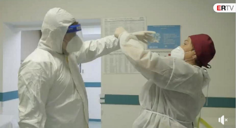 VIDEO/ Rama publikon pamjet nga vija e zjarrit, brenda spitaleve infektive ku shpëtohen jetë