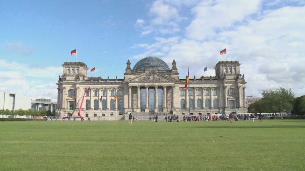 Reagimet ndërkombëtare, Gjermania e shqetësuar: SHBA drejt krizës kushtetuese