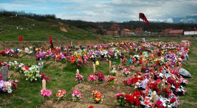 VIDEO/ Banorët e Krushës, apel Lulzim Bashës: Dorëzo filmimet e masakrës VIDEO/ Banorët e Krushës, apel Lulzim Bashës: Dorëzo filmimet e masakrës