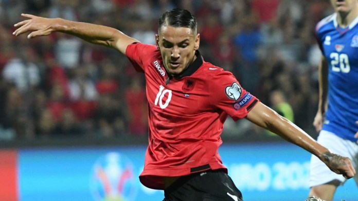 UEFA jehonë golit të sulmuesit kuqezi: Kënd i ngushtë? Nuk ka problem për Manaj UEFA jehonë golit të sulmuesit kuqezi: Kënd i ngushtë? Nuk ka problem për Manaj