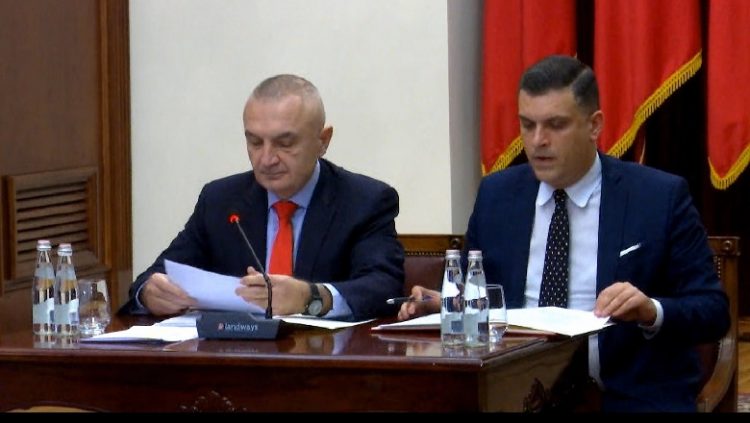 Kërcënimet e Metës për Ramën nëpërmjet “lehsit” Bilushi bëhen qesharake! Juristi Romeo Kara: Kërcënues të tillë “serioze” zakonisht përfundojnë në berberë!