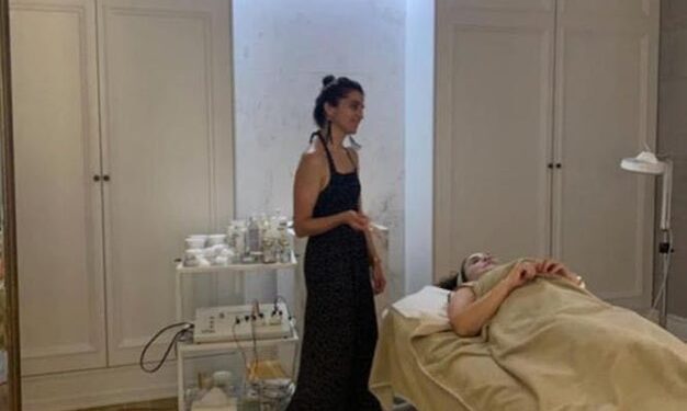 Kryemadhi vazhdon ndërhyrjet tani nga militanti i partisë Etjoni: Sapo jam operuar, mos ma vini re!