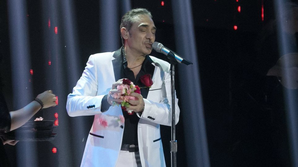 Notis Sfakianakis, shkëlqimi dhe rënia e “Zotit të natës”! Nga deklaratat e bujshme për Perëndinë dhe “Agimin e Artë”, te shkatërrimi i karrierës me arrogancë!