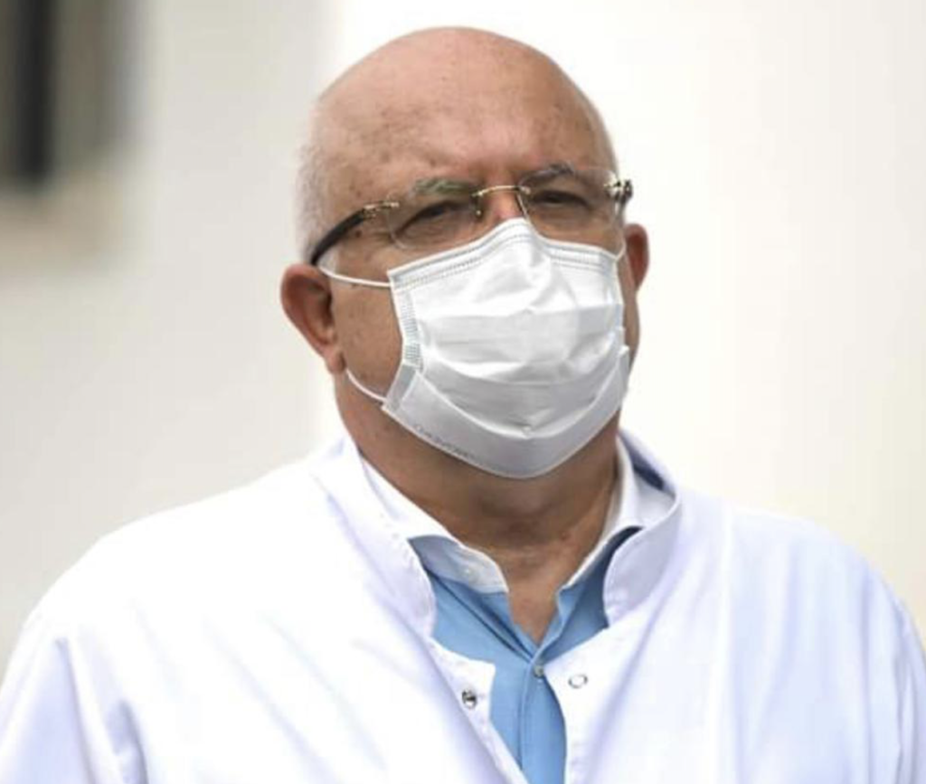 Dedikim prekës i drejtorit të Senatoriumit për mjekët që po sakrifikohen: Kush na qëndron pranë deri në vdekje, kush na bën gjithmonë të jemi me një buzëqeshje…? Dedikim prekës i drejtorit të Senatoriumit për mjekët që po sakrifikohen: Kush na qëndron pranë deri në vdekje, kush na bën gjithmonë të jemi me një buzëqeshje…?