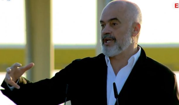 Rindërtimi, Rama ironizon opozitën: Qentë pa dhëmbë nuk kanë çfarë bëjnë veçse të lehin, karvani do të ecë përpara Rindërtimi, Rama ironizon opozitën: Qentë pa dhëmbë nuk kanë çfarë bëjnë veçse të lehin, karvani do të ecë përpara