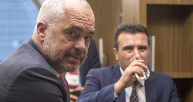 Zaev i hap rrugë bashkëqeverisjes PS-PD pas 25 prillit! Precedenti maqedonas impenjim nga ndërkombëtarët për integrimin në BE Zaev i hap rrugë bashkëqeverisjes PS-PD pas 25 prillit! Precedenti maqedonas impenjim nga ndërkombëtarët për integrimin në BE