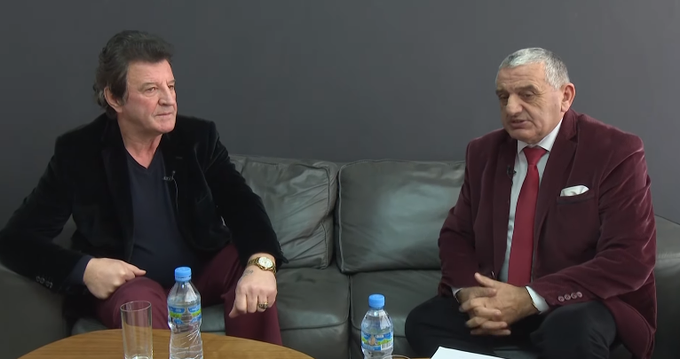 Sali Lushaj: Berishës i shkonte loti kokërr kur v.ranë Azemin, ai më kërkoi mua të dilja pasi poshtë ishte një makinë e dyshimtë. Më vonoi Genc Pollo Sali Lushaj: Berishës i shkonte loti kokërr kur v.ranë Azemin, ai më kërkoi mua të dilja pasi poshtë ishte një makinë e dyshimtë. Më vonoi Genc Pollo