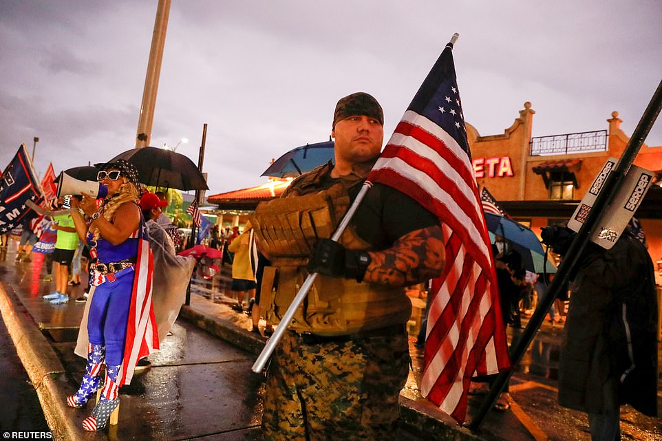 Diferenca e ngushtë mes Trump dhe Biden: Xhorxhia shkon drejt rinumërimit të votave