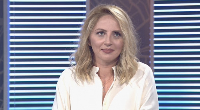 “Brisi i LSI-së” kopje e keqe e Ilirit dhe Monës: Shqiptarët nuk i besojnë reformës në drejtësi! Sulmon ambasadorin e BE-së: Boll helmuat dhe i shërbeni Ramës “Brisi i LSI-së” kopje e keqe e Ilirit dhe Monës: Shqiptarët nuk i besojnë reformës në drejtësi! Sulmon ambasadorin e BE-së: Boll helmuat dhe i shërbeni Ramës