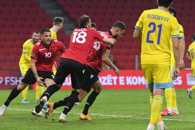 VIDEO/ Dominim kuqezi, Shqipëria fiton ndaj Kazakistanit VIDEO/ Dominim kuqezi, Shqipëria fiton ndaj Kazakistanit