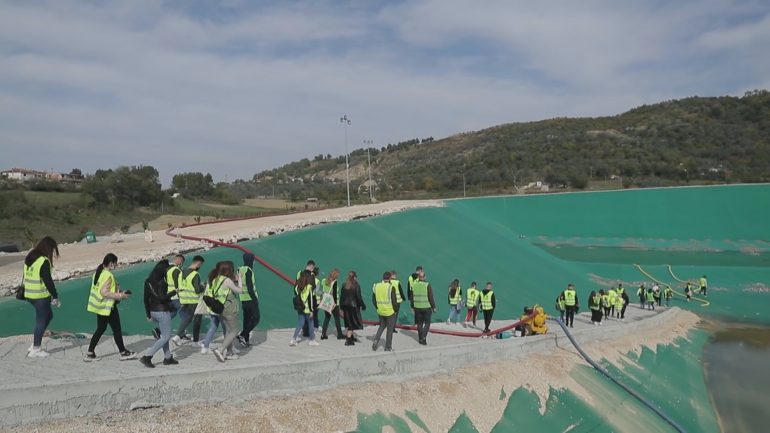 Landfilli i Sharrës kthehet në Qendër Kërkimore për studentët dhe ekspertët mjedisor Landfilli i Sharrës kthehet në Qendër Kërkimore për studentët dhe ekspertët mjedisor