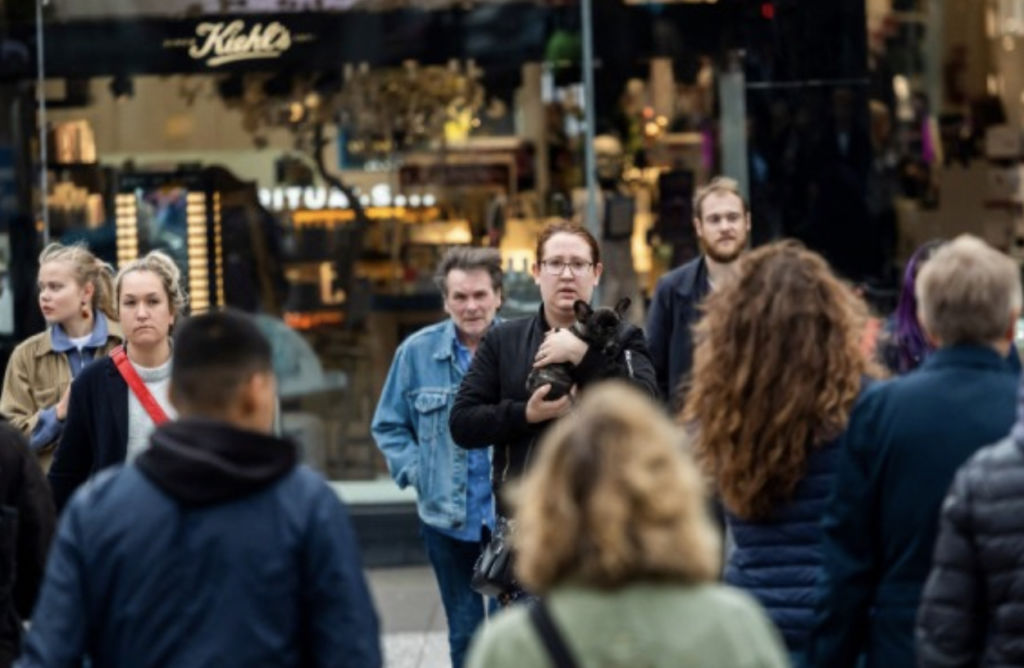 Policia suedeze heton thashethemet: A janë përpjekur studentët të infektohen qëllimisht me COVID?! Policia suedeze heton thashethemet: A janë përpjekur studentët të infektohen qëllimisht me COVID?!