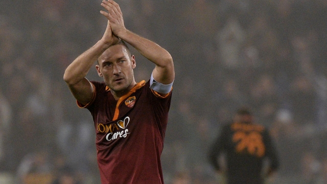 Pasi humbi të atin nga koronavirusi, infektohet edhe legjenda e Romës Pasi humbi të atin nga koronavirusi, infektohet edhe legjenda e Romës