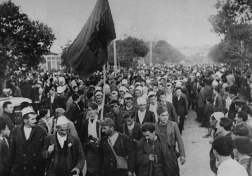 Shqipëria përkujton sot 76-vjetorin e Çlirimit Shqipëria përkujton sot 76-vjetorin e Çlirimit