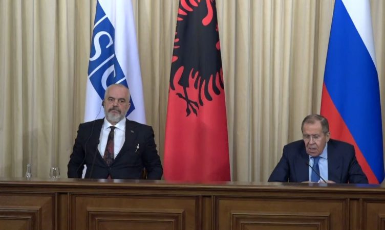 Kryediplomati rus Lavrov i telefonon Ramës për t’i përcjell ankesën: OSBE po sillet me standarde të dyfishta për Bjellorusinë Kryediplomati rus Lavrov i telefonon Ramës për t’i përcjell ankesën: OSBE po sillet me standarde të dyfishta për Bjellorusinë