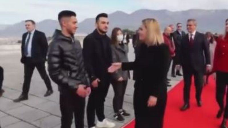 VIDEO/ Papërgjegjshmëria e Monika Kryemadhit VIDEO/ Papërgjegjshmëria e Monika Kryemadhit