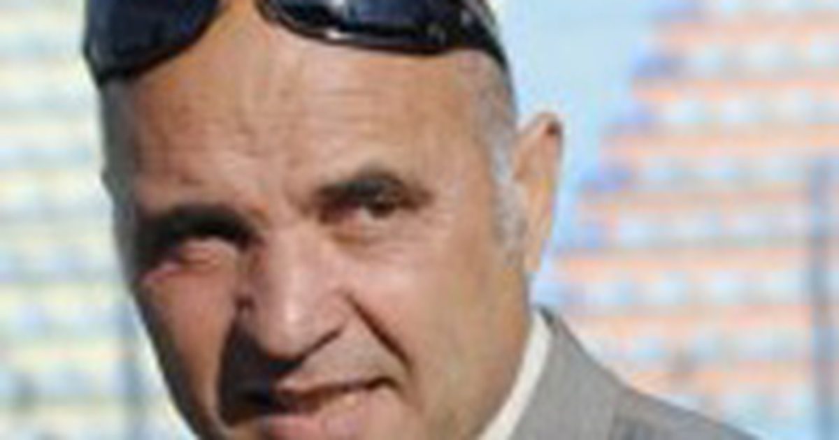 Imazhet e rralla të legjendës së sportit shqiptar: Nga Fush-Kruja, te stadiumet olimpike ku doli i dhjeti në botë, në tribunën e “Qemal Stafës” me Enver Hoxhën… Imazhet e rralla të legjendës së sportit shqiptar: Nga Fush-Kruja, te stadiumet olimpike ku doli i dhjeti në botë, në tribunën e “Qemal Stafës” me Enver Hoxhën…