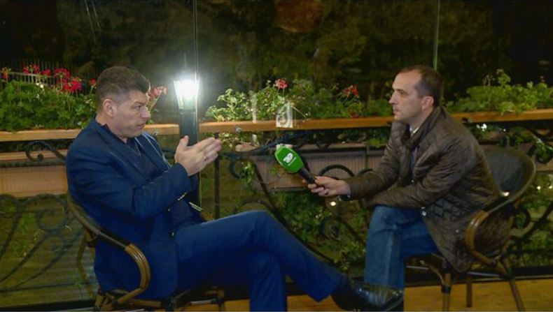 Si hetoi UNMIK “Shtëpinë e Verdhë”: Prokurori shqiptar rrëfehet për shoqërimin e ekspertit Johe Bayrabar Si hetoi UNMIK “Shtëpinë e Verdhë”: Prokurori shqiptar rrëfehet për shoqërimin e ekspertit Johe Bayrabar