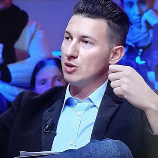 Bledi Mane: E nxorrën nga bodrumi, çuni i Xhepit punësohet përsëri zv. Drejtor i Përgjithshëm Bledi Mane: E nxorrën nga bodrumi, çuni i Xhepit punësohet përsëri zv. Drejtor i Përgjithshëm