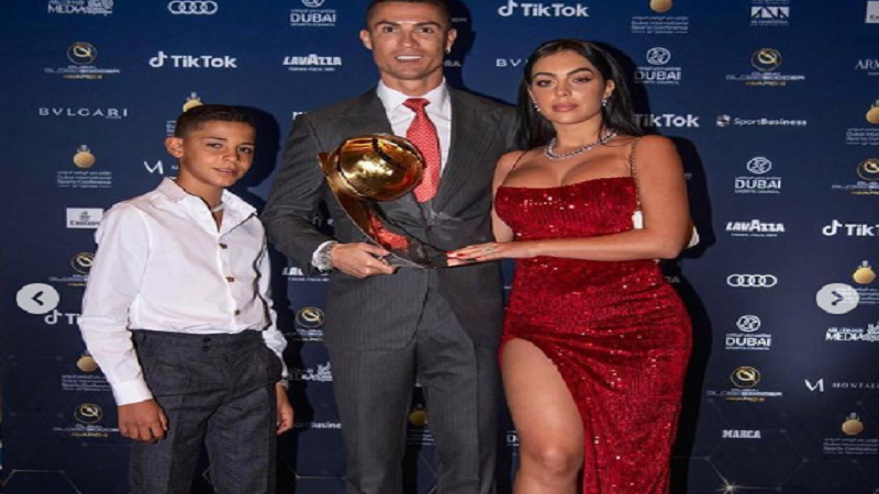 Georgina Rodrigues zgjedh stilisten shqiptare per eventin e rëndësishëm Georgina Rodrigues zgjedh stilisten shqiptare per eventin e rëndësishëm