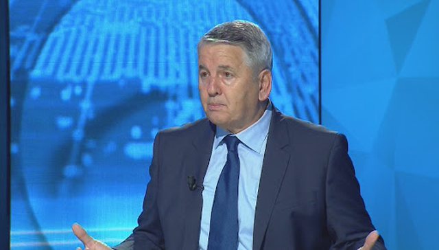 Plas tek PD-ja! Halim Kosova i nxjerr të palarat komisionit të Lulzim Bashës: Më thanë ik ngaqë nuk shava PS-në… i bija derës dhe s’ma hapnin Plas tek PD-ja! Halim Kosova i nxjerr të palarat komisionit të Lulzim Bashës: Më thanë ik ngaqë nuk shava PS-në… i bija derës dhe s’ma hapnin