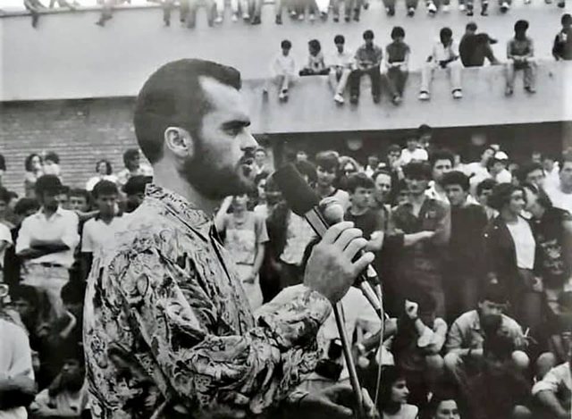 E largoi Sali Berisha? Ish dhjetoristi tregon se kush e përzuri Edi Ramën nga mbledhja e PD-së në 90-ën: Edo, ik se na mërzite, me këto mend nuk je me ne. E largoi Sali Berisha? Ish dhjetoristi tregon se kush e përzuri Edi Ramën nga mbledhja e PD-së në 90-ën: Edo, ik se na mërzite, me këto mend nuk je me ne.