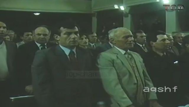 A urdhëroi Gramoz Ruçi m.asakrën e protestuesve të 2 Prillit ’91?! Gazetari i njohur publikon dokumentin e rëndësishëm për çështjen e shumëpërfolur (Video) A urdhëroi Gramoz Ruçi m.asakrën e protestuesve të 2 Prillit ’91?! Gazetari i njohur publikon dokumentin e rëndësishëm për çështjen e shumëpërfolur (Video)