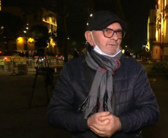 ‘Luftova gjithë nëntorin dhe dhjetorin me virusin’! Aktori i njohur shërohet nga COVID-19 por i ka lënë pasoja: Mbron Teatrin e shëmbur…pronën publike ‘Luftova gjithë nëntorin dhe dhjetorin me virusin’! Aktori i njohur shërohet nga COVID-19 por i ka lënë pasoja: Mbron Teatrin e shëmbur…pronën publike