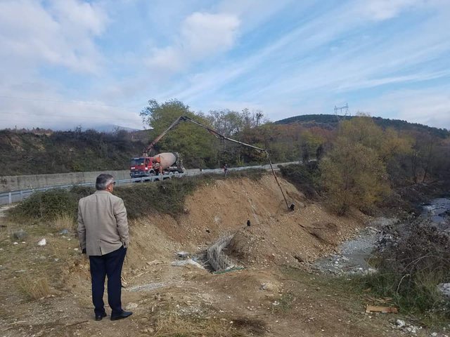 Skandali/ Kryebashkiaku socialist i Tropojës i jep tender kushëririt të parë