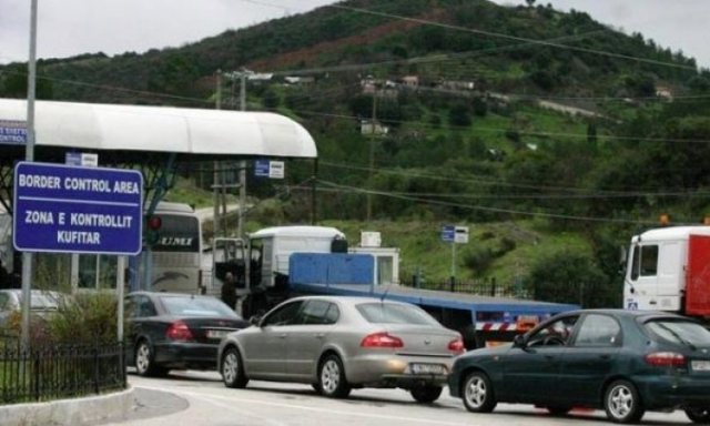 Emigrantët “sfidojnë” koronavirusin, ja sa shqiptarë kanë hyrë në vend gjatë 24 orëve të fundit Emigrantët “sfidojnë” koronavirusin, ja sa shqiptarë kanë hyrë në vend gjatë 24 orëve të fundit