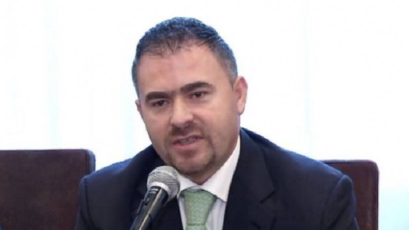 “Covid-19 s’më kurseu nipin, vëllanë, xhaxhain dhe motrën… Lutesha, Zot me kaq, mba dorën!”/ Biznesmeni Ylli Ndroqi mesazh të ndjerë: Një zile e kobshme telefoni më njoftoi për shuarjen tënde, vëlla “Covid-19 s’më kurseu nipin, vëllanë, xhaxhain dhe motrën… Lutesha, Zot me kaq, mba dorën!”/ Biznesmeni Ylli Ndroqi mesazh të ndjerë: Një zile e kobshme telefoni më njoftoi për shuarjen tënde, vëlla