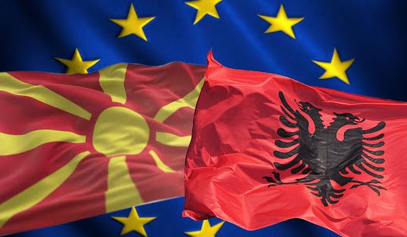 BE heq nga axhenda për vitin 2020 vazhdimin e tratativave të antarësimit me Shqipërinë dhe Maqedoninë e Veriut! Nuk është pengesë Shqipëria, por… Maqedonia BE heq nga axhenda për vitin 2020 vazhdimin e tratativave të antarësimit me Shqipërinë dhe Maqedoninë e Veriut! Nuk është pengesë Shqipëria, por… Maqedonia
