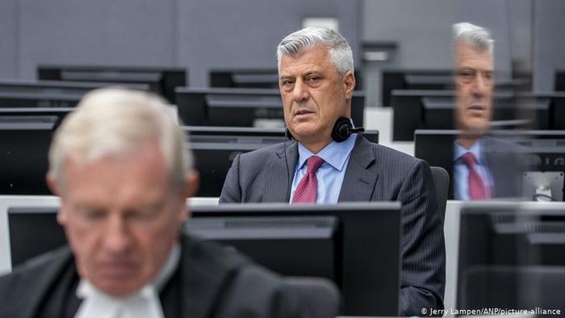 Gjykata Speciale vijon të kënaqë serbët, lihet në burg Hashim Thaçi, avokatët flasin për gijotinë nga prokuroria