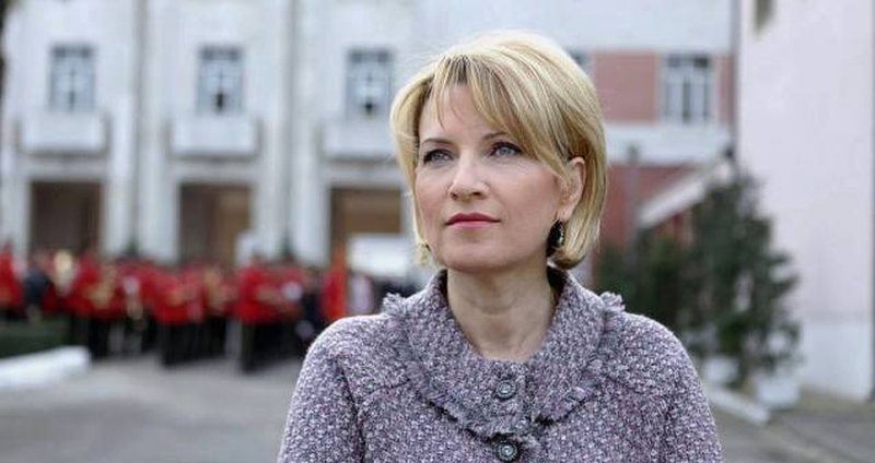 Si asnjëherë më parë, Mimi Kodheli rrëfen momentin e saj më të vështirë në jetë: Po prisnim ambulancën! Jam ulur në tokë dhe i kam kërkuar zotit të më marrë mua dhe jo atë Si asnjëherë më parë, Mimi Kodheli rrëfen momentin e saj më të vështirë në jetë: Po prisnim ambulancën! Jam ulur në tokë dhe i kam kërkuar zotit të më marrë mua dhe jo atë