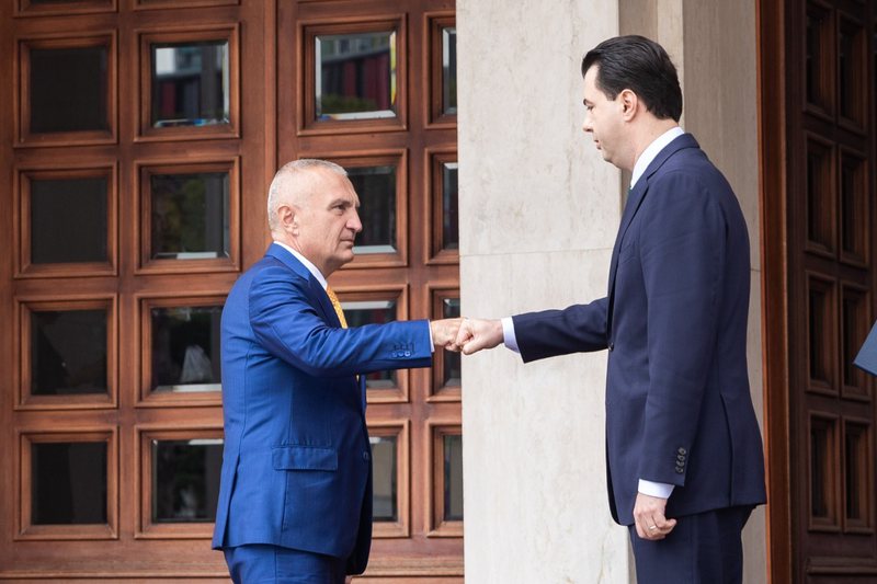 Alarm në LSI pas sondazheve, Meta presion Bashës të dilet me listë të përbashkët në gjysmën e qarqeve, kreu i PD i vendosur kundër presidentit Alarm në LSI pas sondazheve, Meta presion Bashës të dilet me listë të përbashkët në gjysmën e qarqeve, kreu i PD i vendosur kundër presidentit