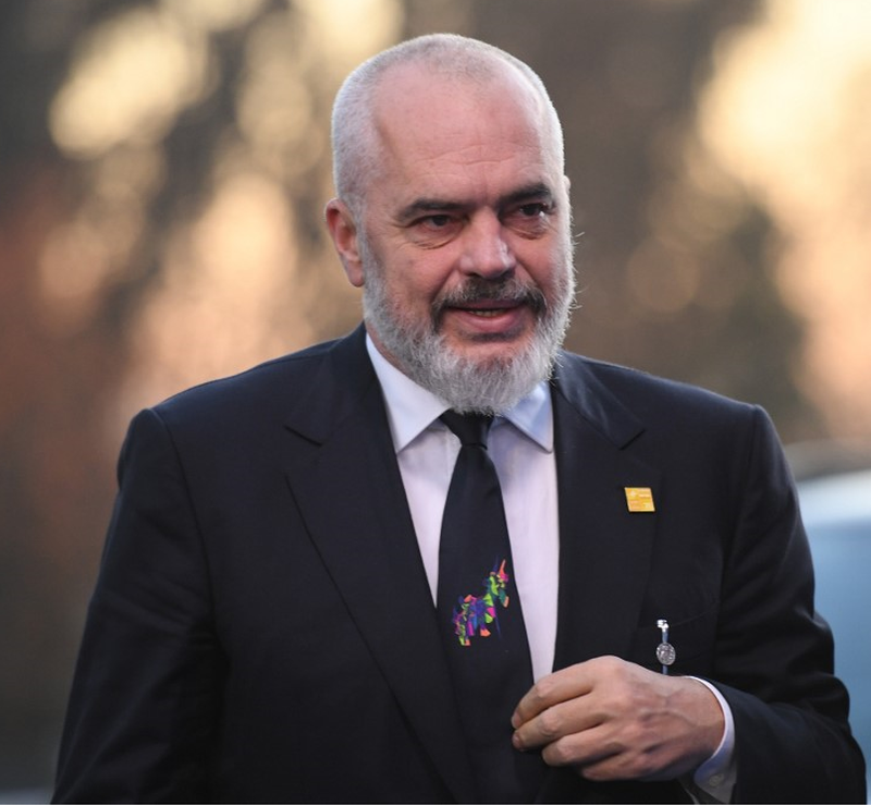 “Drita e shpresës ka mbërritur më e fortë”! Kryeministri Rama jep lajmin fantastik (Video) “Drita e shpresës ka mbërritur më e fortë”! Kryeministri Rama jep lajmin fantastik (Video)