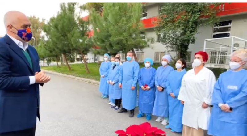 Rama jep lajmin fantastik dhe tregon ku do jetë qendra e vaksinimit në Tiranë: Po bëjmë një projekt shumë të bukur dhe do jetë gati në fillim të janarit Rama jep lajmin fantastik dhe tregon ku do jetë qendra e vaksinimit në Tiranë: Po bëjmë një projekt shumë të bukur dhe do jetë gati në fillim të janarit