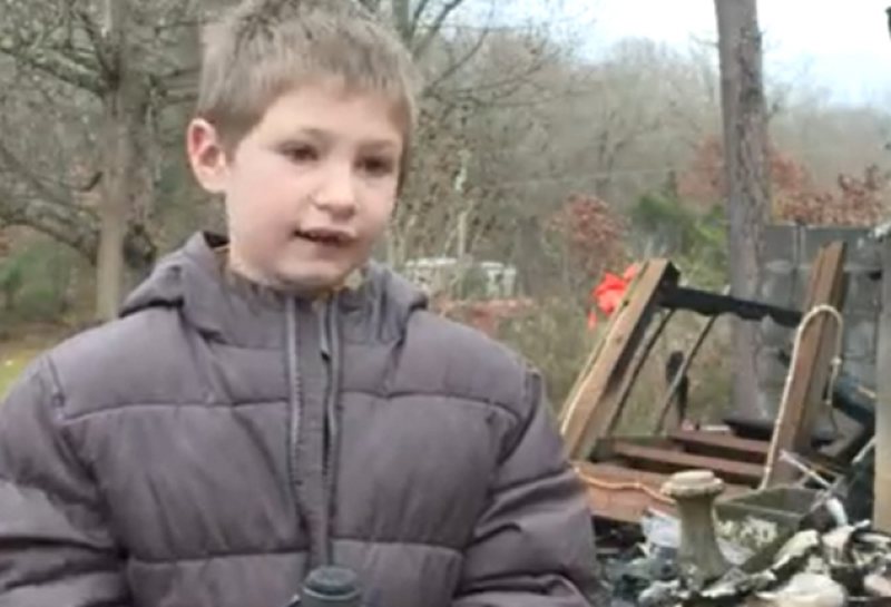 E pabesueshme/ Hyn në mes të flakëve për të shpëtuar motrën e tij të vogël, heroi 7-vjeçar rrëfen ngjarjen e rëndë: Isha i frikësuar, por… E pabesueshme/ Hyn në mes të flakëve për të shpëtuar motrën e tij të vogël, heroi 7-vjeçar rrëfen ngjarjen e rëndë: Isha i frikësuar, por…