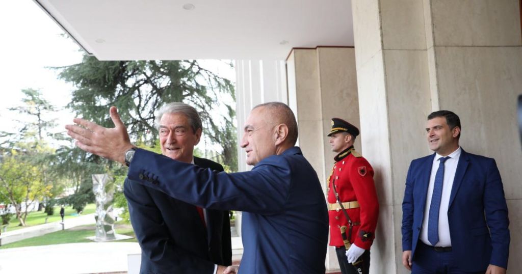 Berisha “instrukton” Bashën, zbulon vendimin e përbashkët me Metën: Opozita duhet të përgatitet për zgjedhje dhe luftë Berisha “instrukton” Bashën, zbulon vendimin e përbashkët me Metën: Opozita duhet të përgatitet për zgjedhje dhe luftë