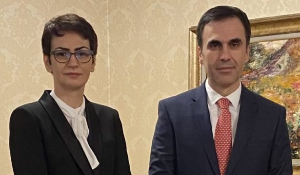 Ish-kandidatja për kryeprokurore në Shqipëri, Fatjona Memçaj në Gjykatën e Hagës. Ja funksioni që do ushtrojë Ish-kandidatja për kryeprokurore në Shqipëri, Fatjona Memçaj në Gjykatën e Hagës. Ja funksioni që do ushtrojë