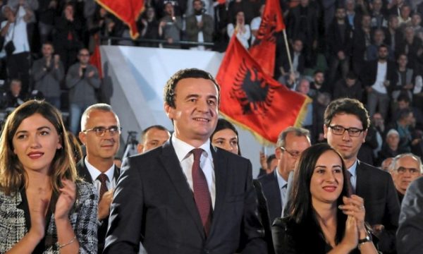 “Politikë e kriminalizuar”! Vetëvendosje me 9 zyrtarë të akuzuar në nivel lokal “Politikë e kriminalizuar”! Vetëvendosje me 9 zyrtarë të akuzuar në nivel lokal