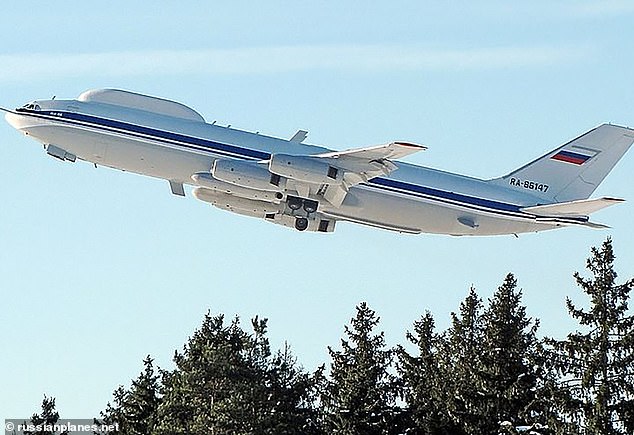 Hajdutët futen brenda Kremlinit “fluturues”, grabisin pajisje me flori dhe platin Hajdutët futen brenda Kremlinit “fluturues”, grabisin pajisje me flori dhe platin