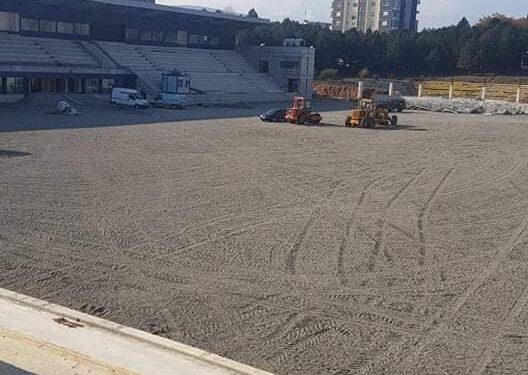 Stadiumi “Zeqir Ymeri”, Kukësi, gati shtëpinë e re mbeten edhe stolat e tapeti Stadiumi “Zeqir Ymeri”, Kukësi, gati shtëpinë e re mbeten edhe stolat e tapeti